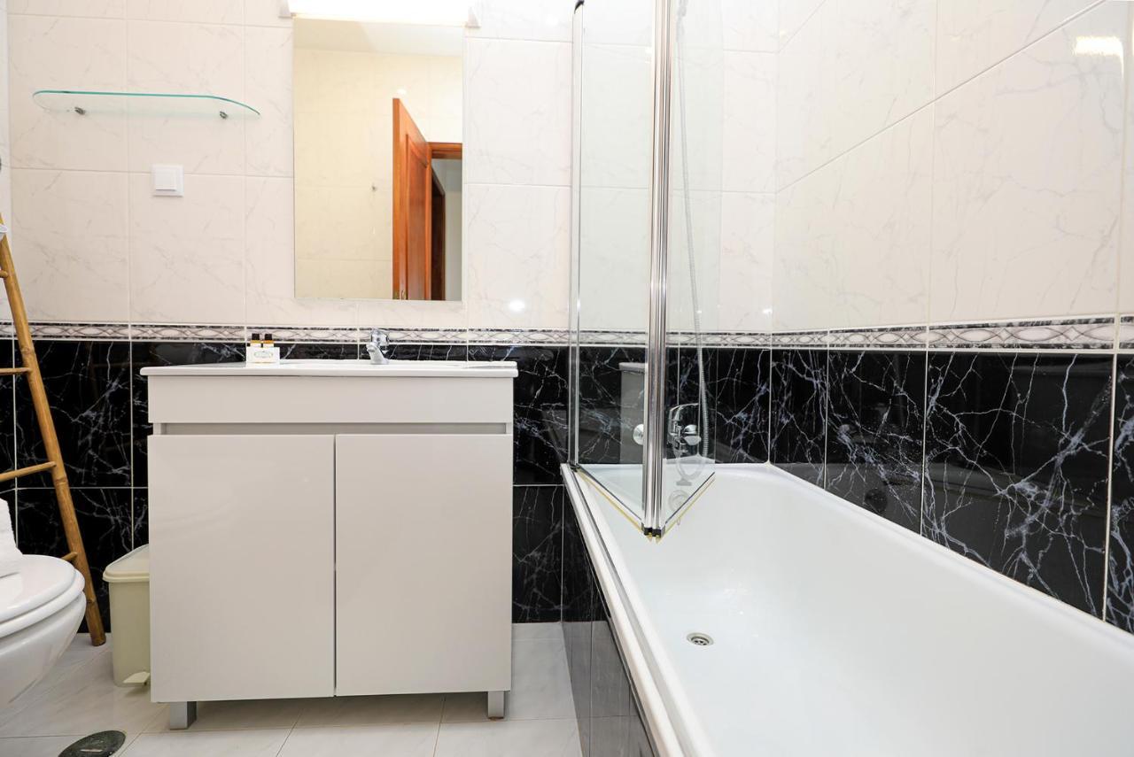 C23 - Parkway Entrance Apartment In ลากอส ภายนอก รูปภาพ